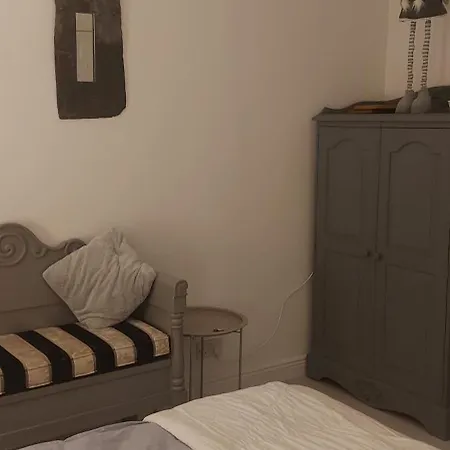 One Bed Mews, Bath , Kitchenette, Parking Beside Joyces Tower Sandycove Dublin, Ireland Appartement Feevaghmore