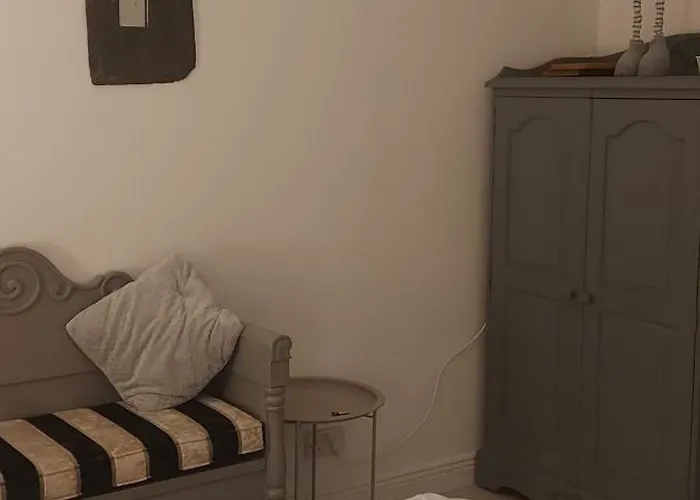 One Bed Mews, Bath , Kitchenette, Parking Beside Joyces Tower Sandycove Dublin, Ireland Appartement Feevaghmore